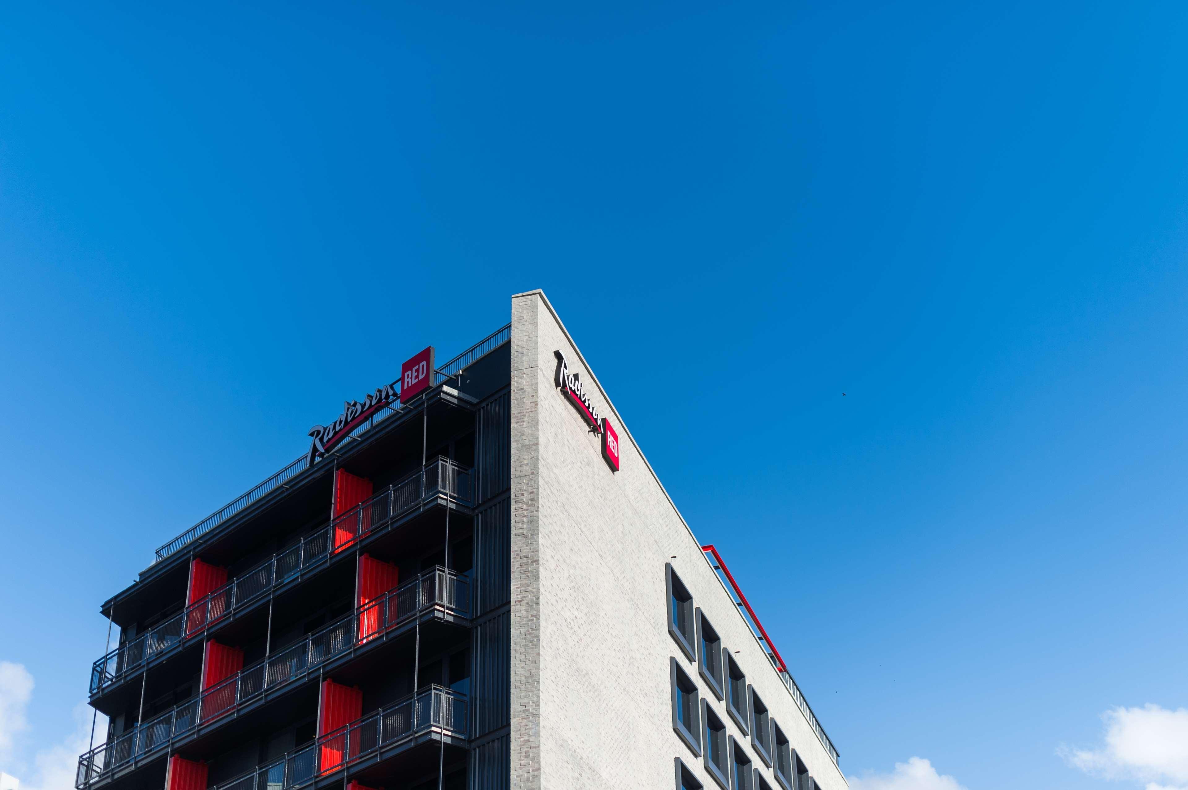 Radisson Red Hotel V&A Waterfront Cape Town Exterior photo